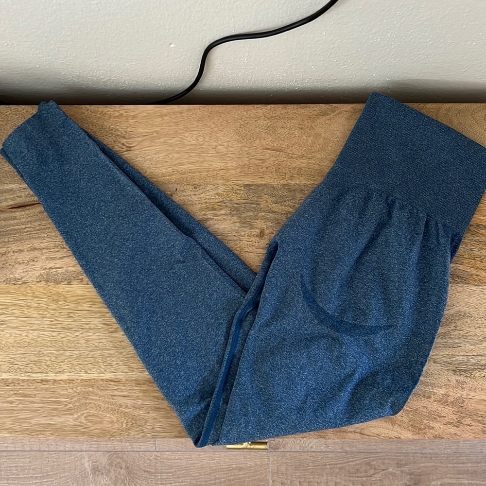 Blue leggings